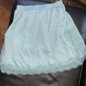 Laced edging skirt